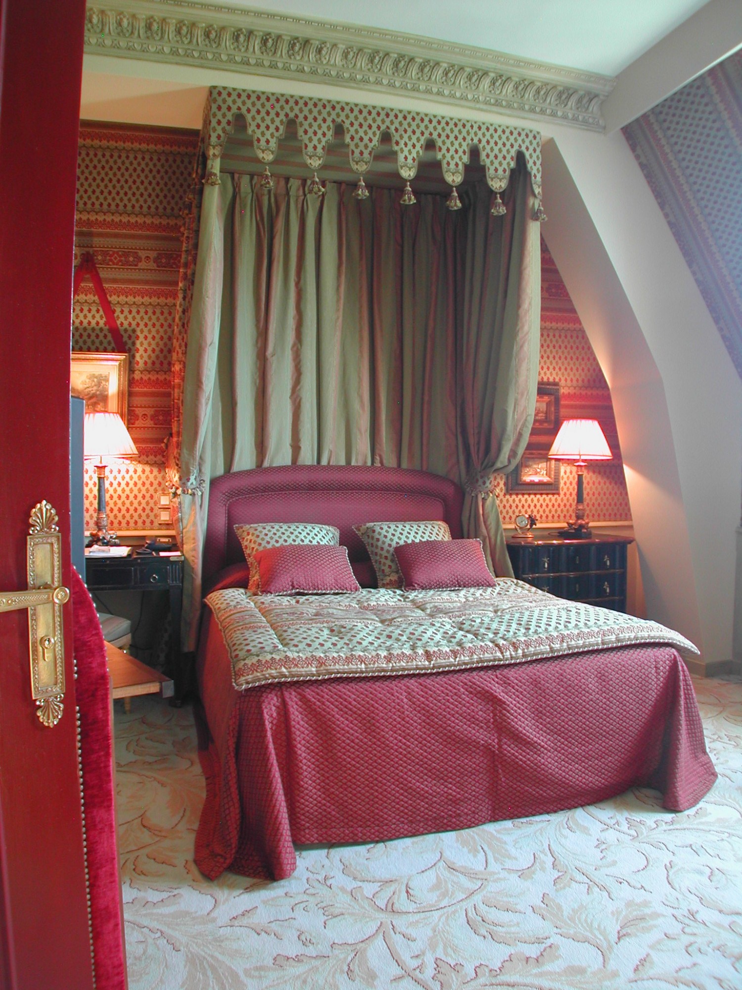 Hotel restaurant chateau Mirambeau chambre nuptiale